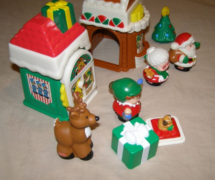 eBlueJay: Fisher Price Little People CHRISTMAS village x8 figures ...